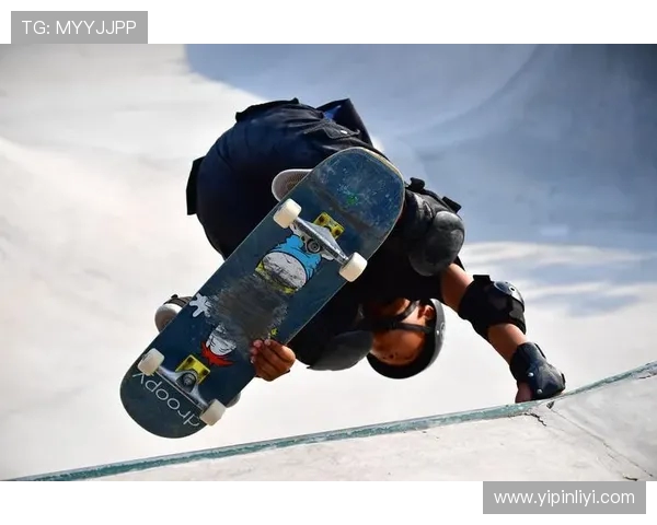 杭州滑板队在极限运动会中以99分稳居积分榜首位